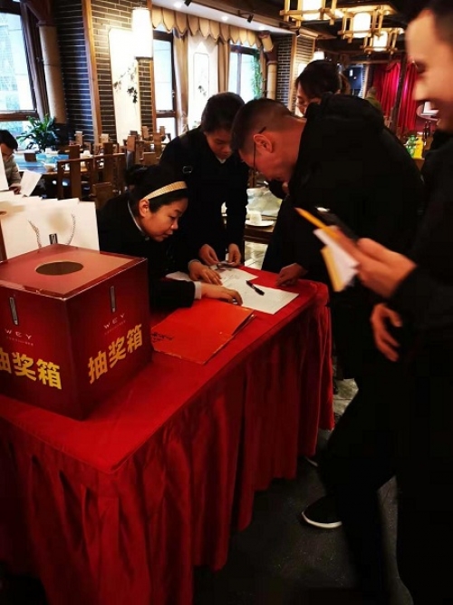 熱烈的簽到.jpg