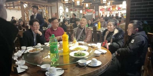 其樂融融的現場.jpg